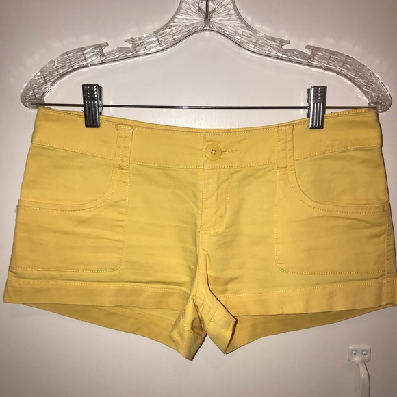 Yellow Low Rise Shorts Size 5 - Picture 4 of 4